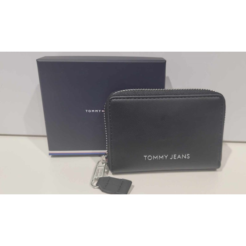 Portfel AW0AW15833 BDS Tommy Jeans